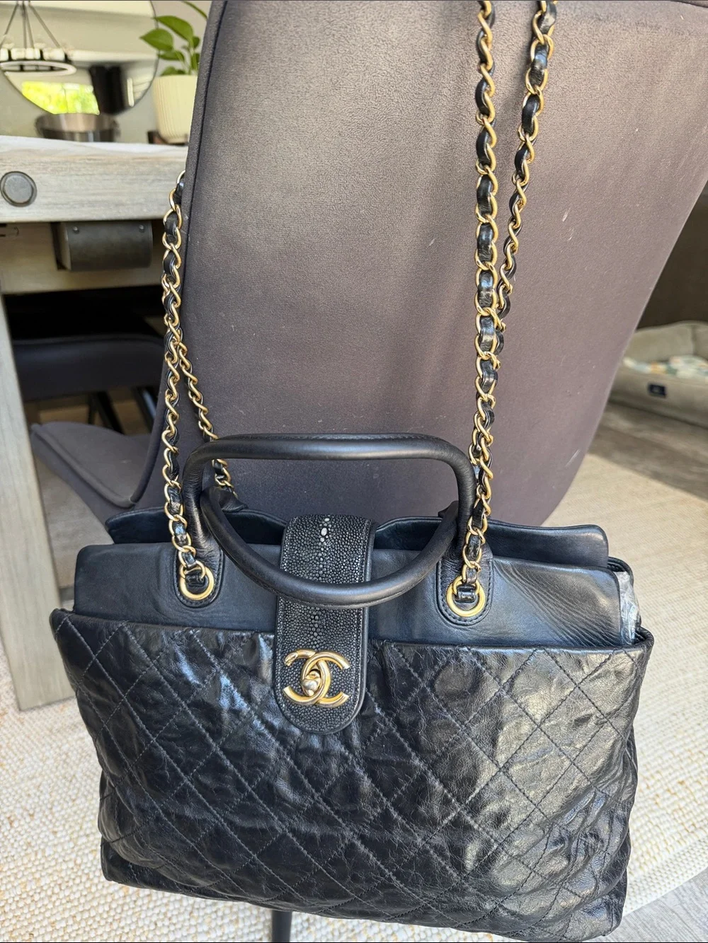 CHANEL Black Quilted Leather bag/tote with Gold CC Hardware